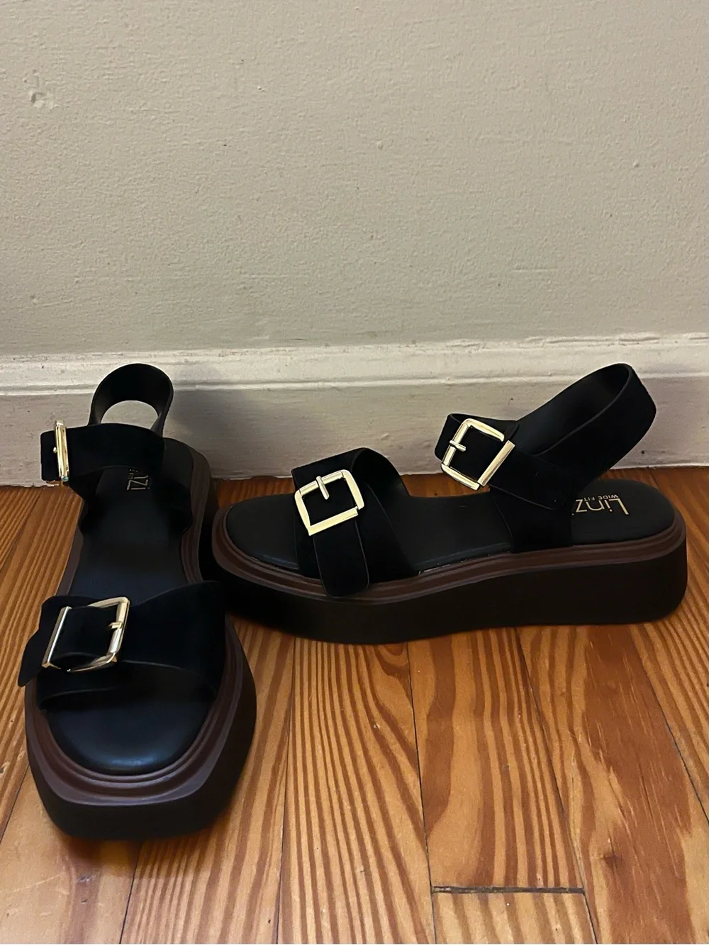 Source Wide Fit Black Flatform Buckle Sandals US size 8